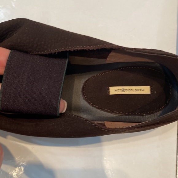 Max Studio Lively 2 dark brown 💯 suede flats. Traction bottom. Size 7.NWT/ box - Picture 7 of 14